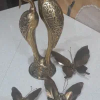 مجسمه دکوری قو به همراه سه عدد پروانه برنز