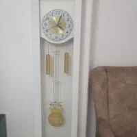 ساعت ایستاده .کالسکه تزیینی