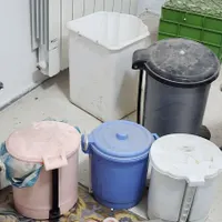 سطل آشغالی مدرسه