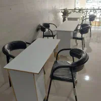 فروش اتاقک شیشه ای سالن زیبایی و میز ناخن