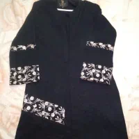 تعدادی لباس گرم‌کن و..