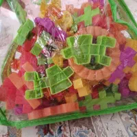 تعدادی اسباب بازی و ریسه اتاق کودک|اسباببازی بچه|پرند, فاز ۶|دیوار