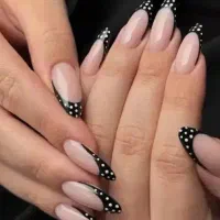 کاشت ناخن  و کاشت مژه موقت و لیفت ابرو و مژه