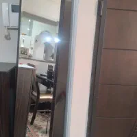اینه دومنظوره ،پشت اینه جالباسی است