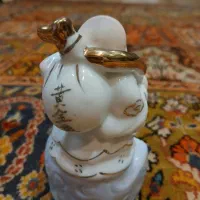 مجسمه چینی کلکسیونی کاری تک در این تصویر|کلکسیون اشیاء عتیقه|تهران, آرژانتین|دیوار