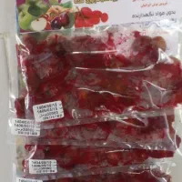 کارگر زن جهت بسته بندی در کارگاه