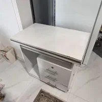 ۲ عدد میر اداری برای کامپیوتر|میز تحریر و کامپیوتر|نور, |دیوار