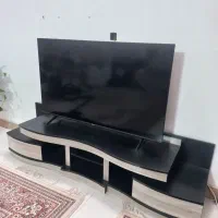 میز تلوزیون در حد نو و زیبا