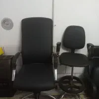 3عددصندلی اداری درحدنوتازه روکش شده