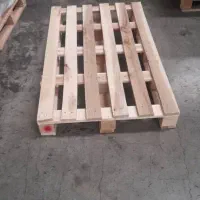 کارگر پالت ساز