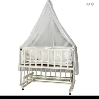 تخت کنار مادر