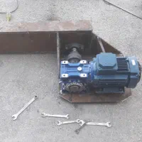 جوشکاری( اسکلت فلزی اجرای کامل شیروانی)|خدمات پیشه و مهارت|قزوین, |دیوار