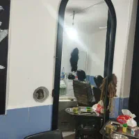 آینه قدی و صندلی اصلاح