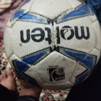 یه توپ مولتن  و یه کیف