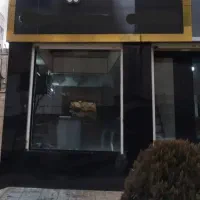 کافه ، لانژ یا گالری هنری.