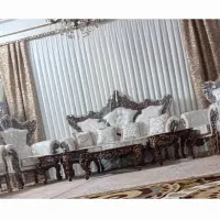 مبل ۹نفری سفارشی ساخته شده در حد به علت کمبود جا