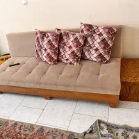 مبل راحتی و میز ناهارخوری