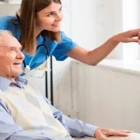 استخدام پرستار خانم سالمند و کودک ( شبانه روزی )|استخدام سرایداری و نظافت|تهران, جیحون|دیوار