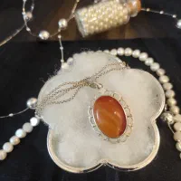 پلاک آویز جواهر نقره همراه با سنگ عقیق