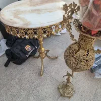 میز وگلدان