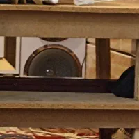 دوتا زیر تختی یک تشک و یک تخت اهنی