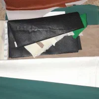 تعدادی چرم عروسک سازی