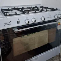 اجاق گاز طرح فر سفید یک ماه استفاده شده