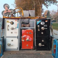 دوتا گاوصندوق رمز مکانیکی و دیجیتالی موجود است