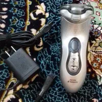 ریش تراش فیلیپس اصل هلند نو معاوضه