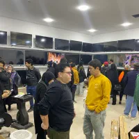 فروش انواع تلویزیون پشت ویترینی 32 43 49 50 55 65|تلویزیون و پروژکتور|تهران, شهرک غرب|دیوار