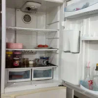 یخچال خیلی تمیزه به علت نبودن جا میفروشم