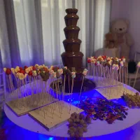 اجرای آبشار شکلات ۶ طبقه درتهران وکرج