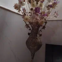 گلدان برنجی|گل مصنوعی|قم, قلعه کامکار|دیوار