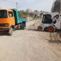 حمل نخاله باخاور بابکت و کارگر پخش مصالح ساختمانی