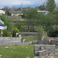 زمین ۱۸۵ متری