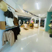 واگذاری فروشگاه لباس کودک با ده سال سابقه درخشان|اجارهٔ مغازه و غرفه|ساری, |دیوار