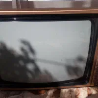 تلوزیون چوبی قدیمی