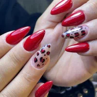 خدمات کاشت ناخن(کهنوج)