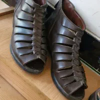 مقداری لباس و وسیله ی منزل|لباس|شوشتر, |دیوار