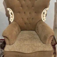 مبلمان نیمه کلاسیک