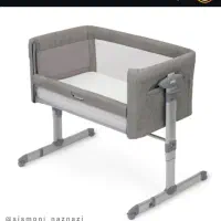 تخت کنار مادر