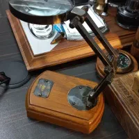 ذره بین رومیزی کلاسیک