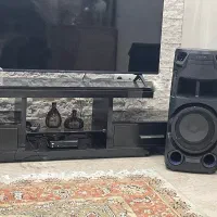 میز تلویزیون به همراه شیشه