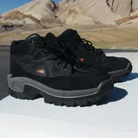 کفش کوهنوردی وکار