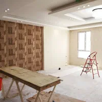 کار آموز نصب کاغذ دیواری و پوستر