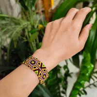 دستبند اصیل و بسیار شیک زنانه