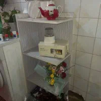 شلف جای تزیینی  و  حتی برای کتابخانه