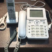 دوتا تلفن پاناسونیک و شارپ