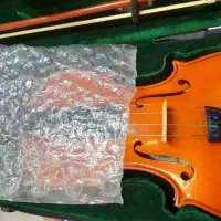 ویولن hofner 045 تمیز با شولدر و تجهیزات