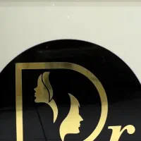 استخدام منشی و اوپراتور لیزر مطب پزشک
